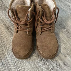 Chestnut Uggs girls size 4